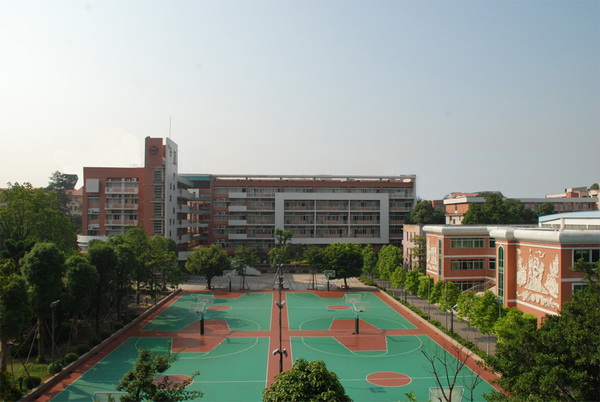 回顧2016年 推進“三嚴三實”專題教育 提升校園文化建設品位